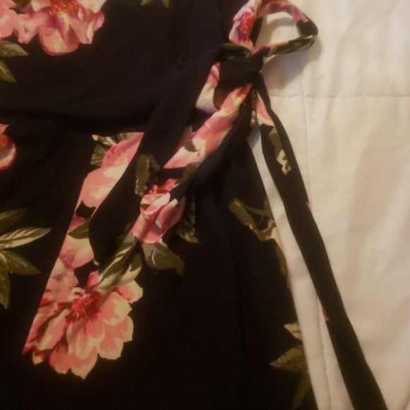 Derek Heart Black and Pink Floral Jumpsuit Flowing Silhouette - Picture 6 of 11